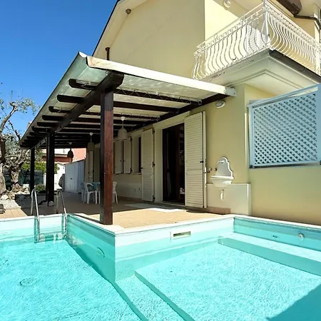 M427 - Marcelli, Nuovo Trilocale Con Piscina Privata Marcelli